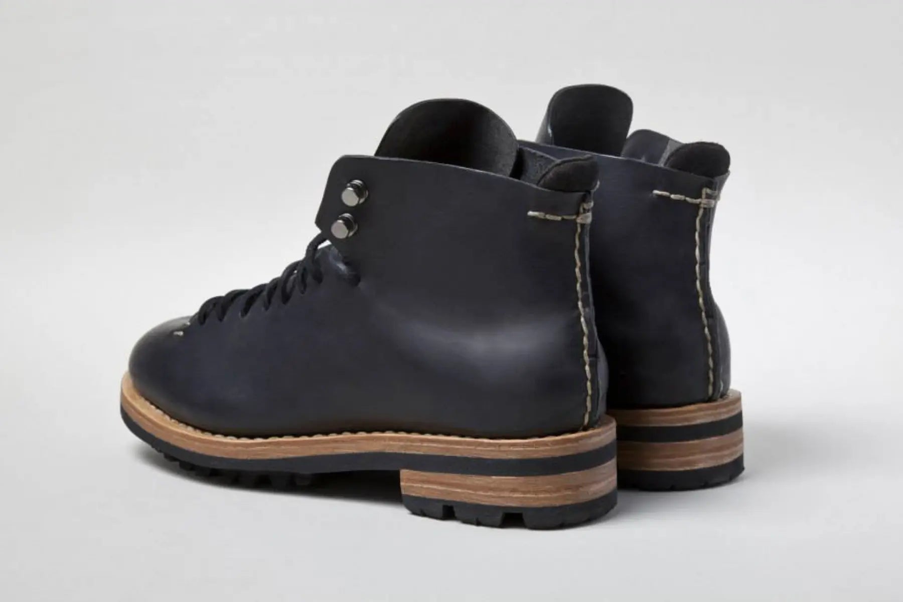 Hand-Sewn Footwear: Craftsmanship From Scratch | FEIT display picture 3