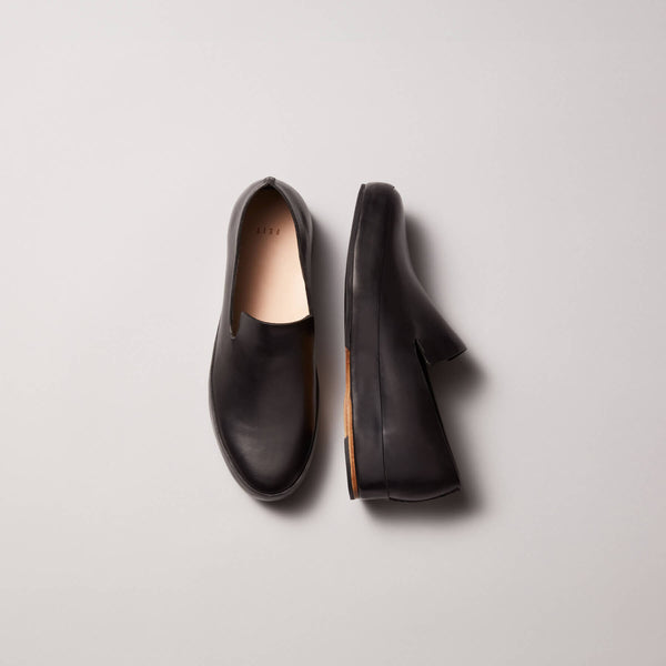 feit ブラックレザー スリッポン Handsewn Slip-On – FEIT